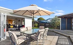 Lazy Sun Daze - Papamoa Holiday Home